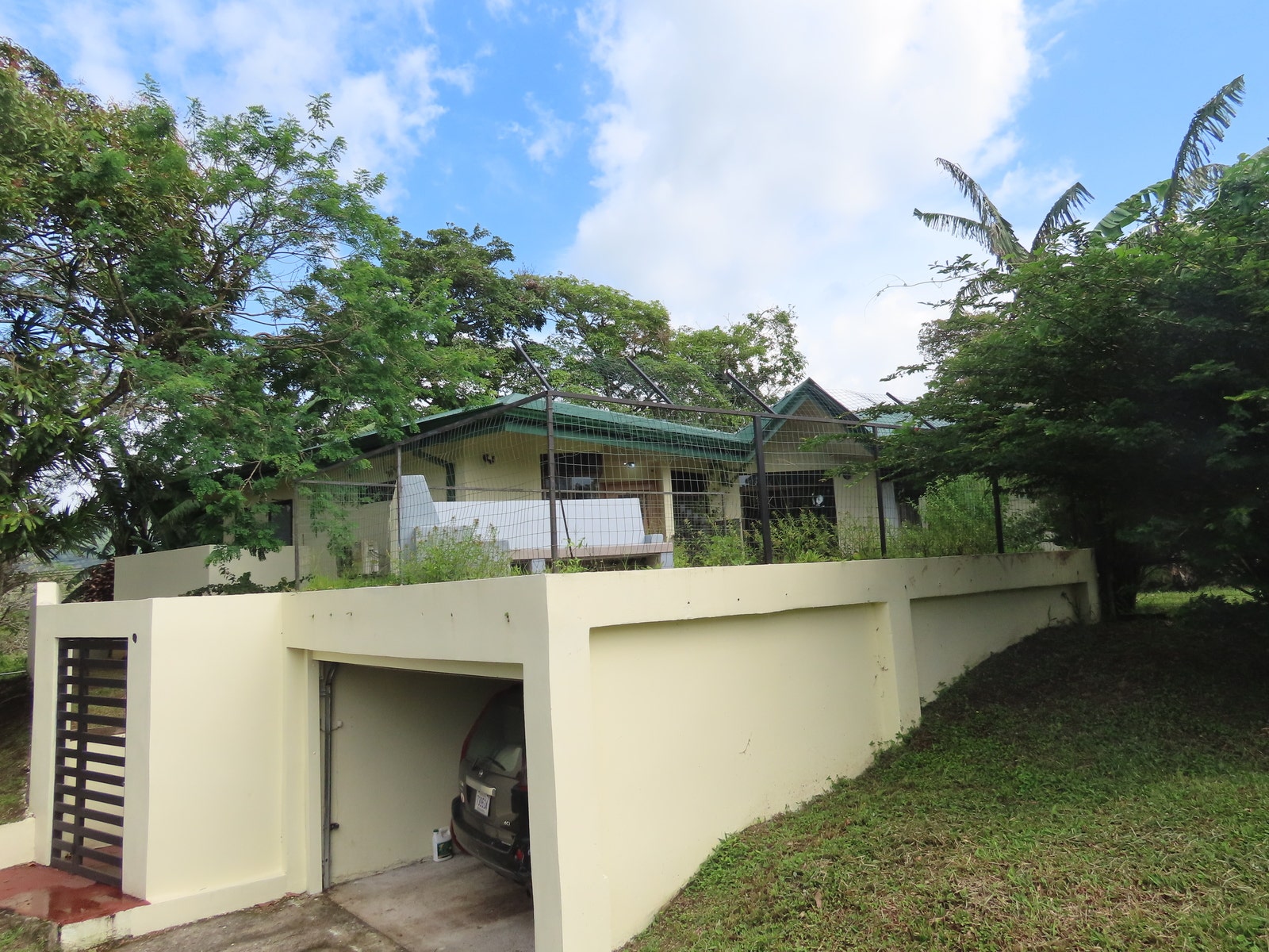 Modern Two Bedroom Home And Guesthouse Near Marina, Tronadora, Lake Arenal, Tronadora, Tilaran, Alajuela, Costa Rica 50803 — photo 2 of 5