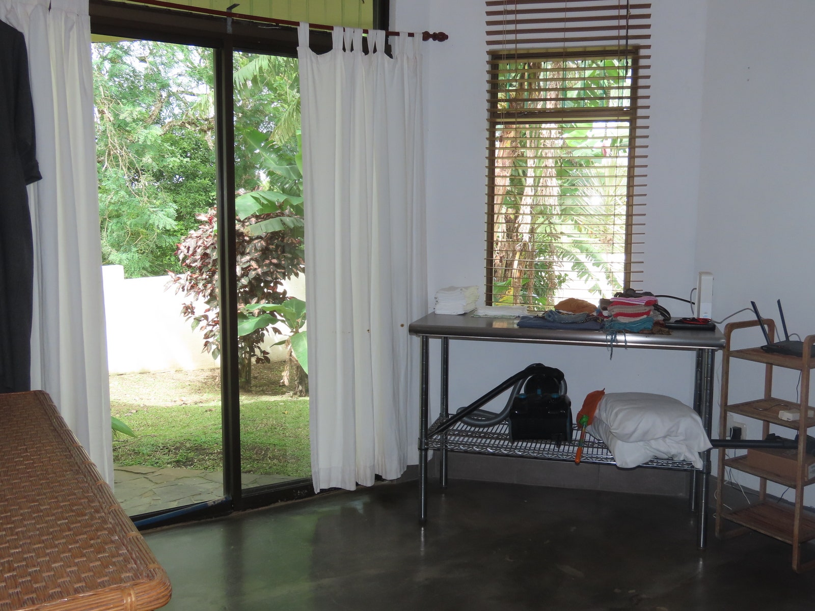 Modern Two Bedroom Home And Guesthouse Near Marina — photo 11 of 19