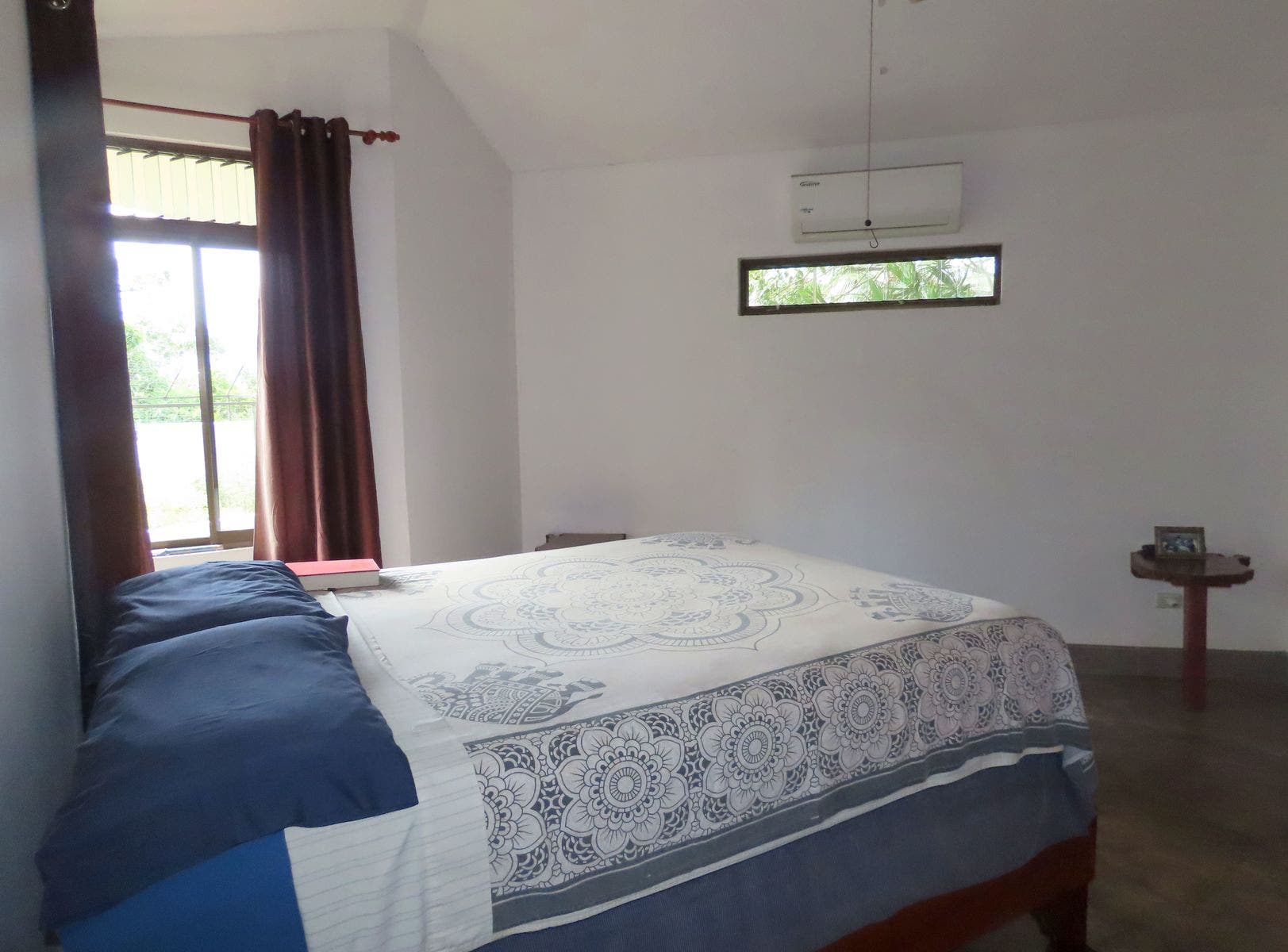 Modern Two Bedroom Home And Guesthouse Near Marina — photo 9 of 19