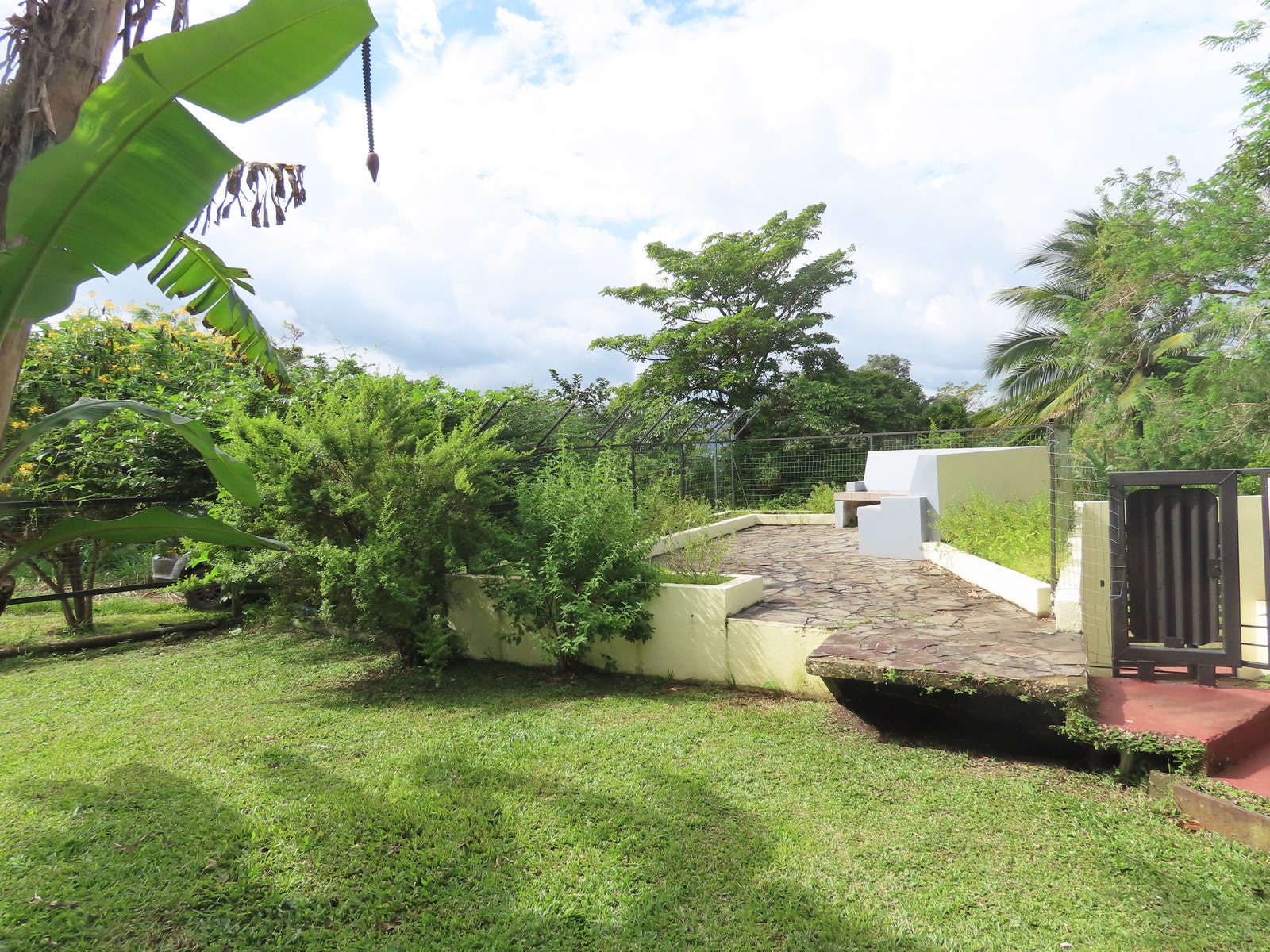 Modern Two Bedroom Home And Guesthouse Near Marina — photo 12 of 19