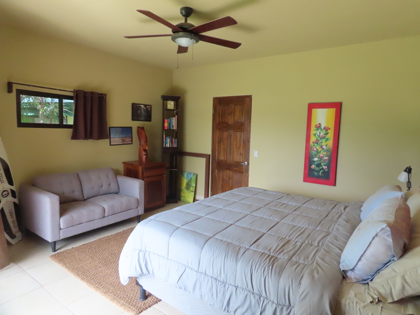 Modern Two Bedroom Home And Guesthouse Near Marina — photo 16 of 19
