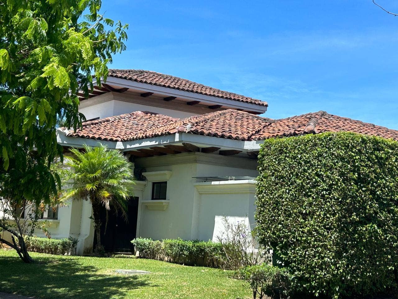 Single Level Home in Bosques de Lindora — foto 3 de 19