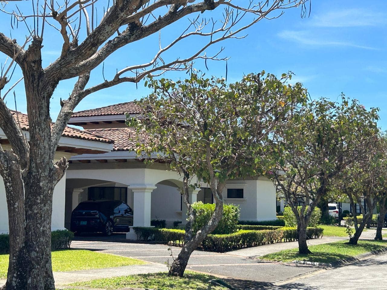 Single Level Home in Bosques de Lindora — foto 2 de 19
