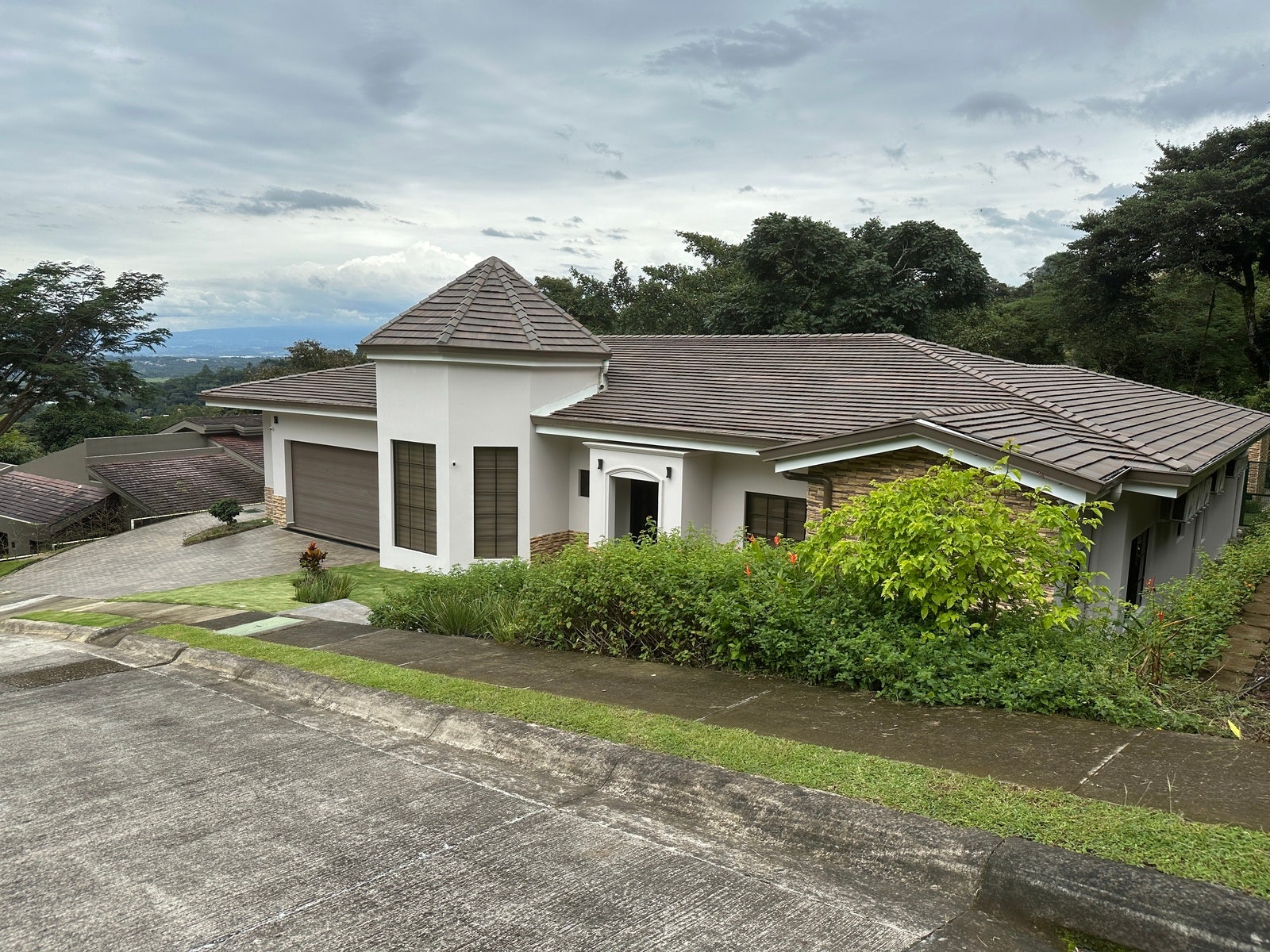 Single Level Home in Gated Community, Cerro Colon, Ciudad Colon, Ciudad Colon, Mora, San Jose, Costa Rica 10701