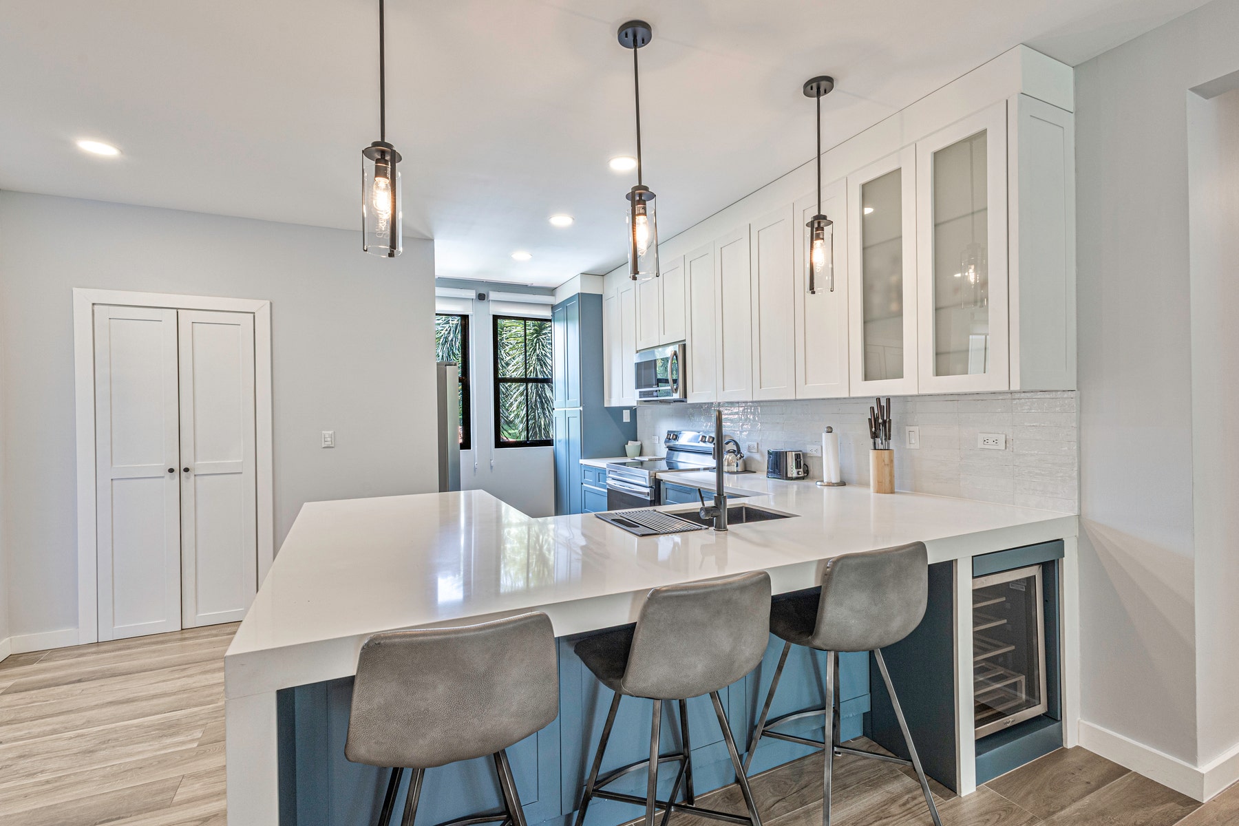 Turnkey Luxury Condo — photo 6 of 19