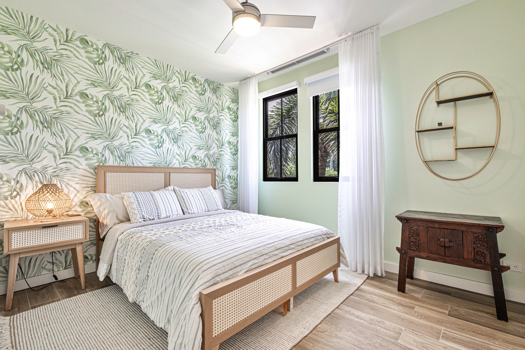 Turnkey Luxury Condo — photo 15 of 19