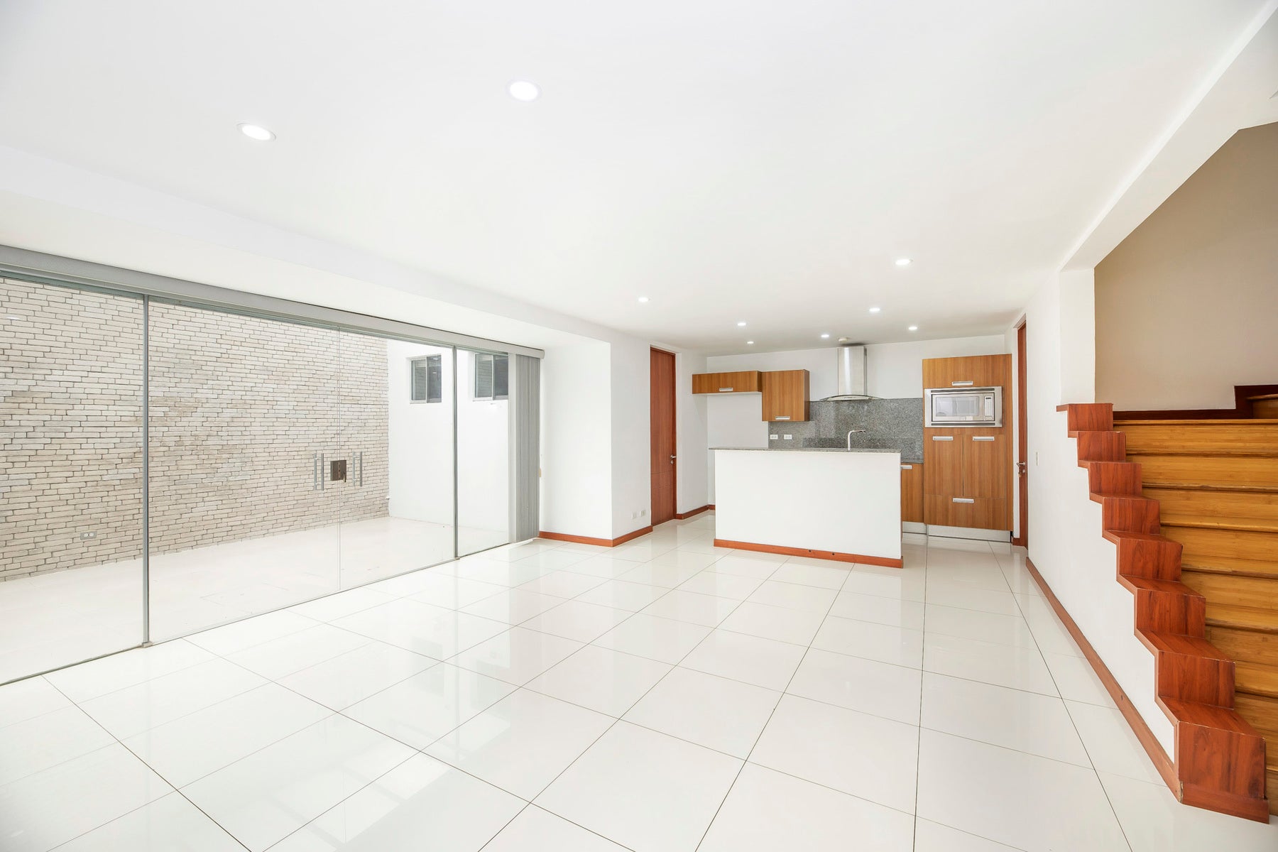Investment Paseo del Sol Townhouse Santa Ana — photo 3 of 19