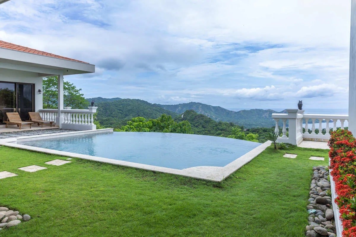 Single Level Ocean View Home — photo 2 of 19