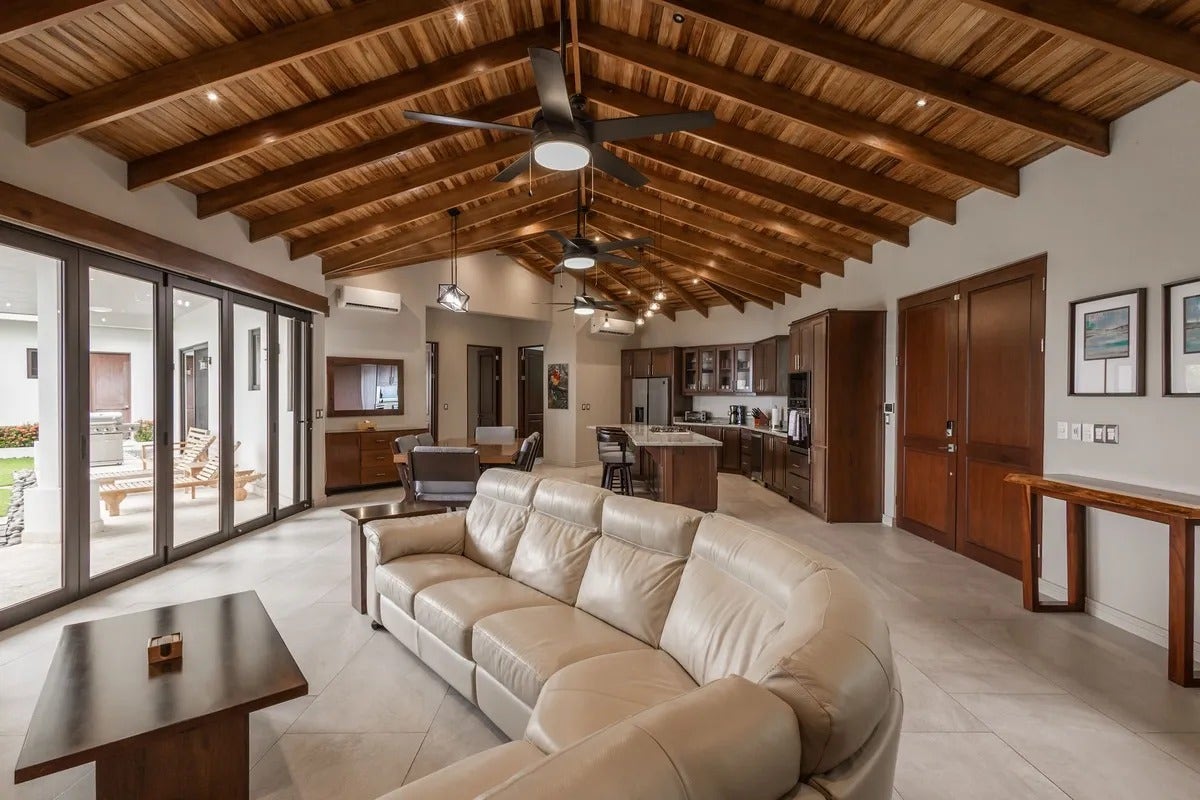 Single Level Ocean View Home — photo 3 of 19