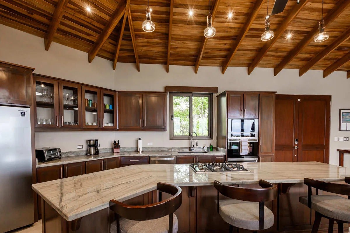 Single Level Ocean View Home — photo 4 of 19