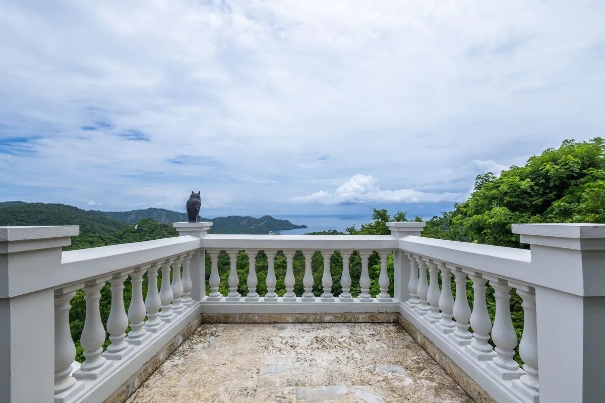 Single Level Ocean View Home — photo 11 of 19
