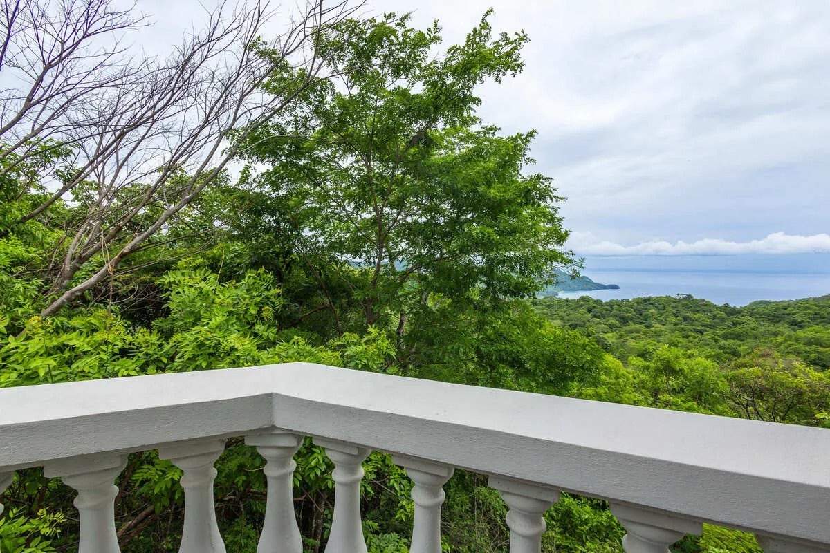 Single Level Ocean View Home — photo 12 of 19