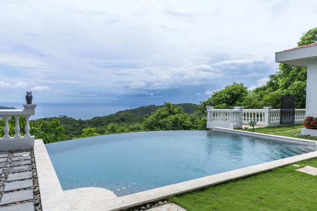 Single Level Ocean View Home — photo 13 of 19