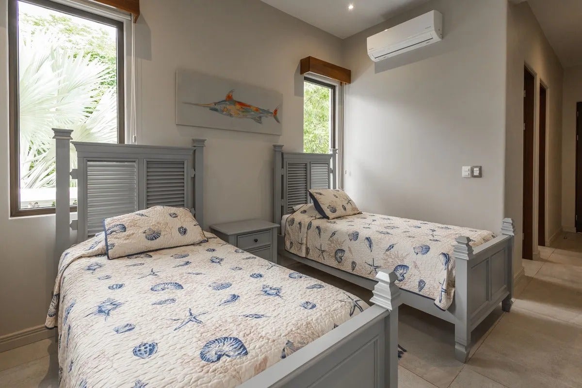 Single Level Ocean View Home — photo 15 of 19