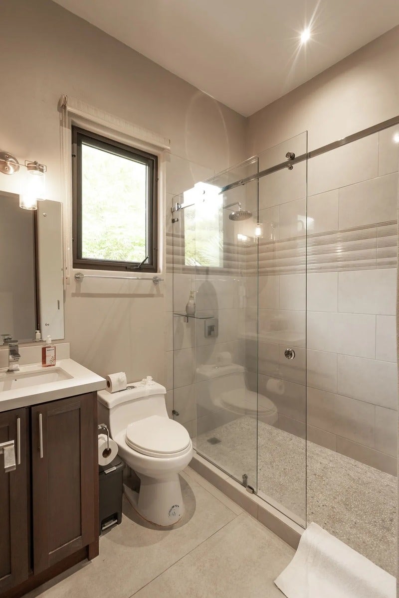 Single Level Ocean View Home — photo 16 of 19