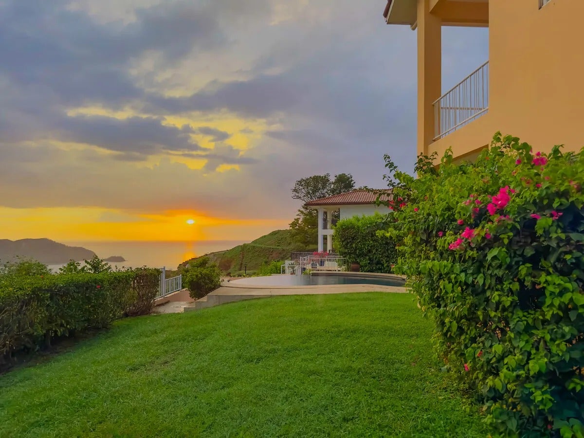 Ocean View Home in Altos del Cacique — photo 3 of 19
