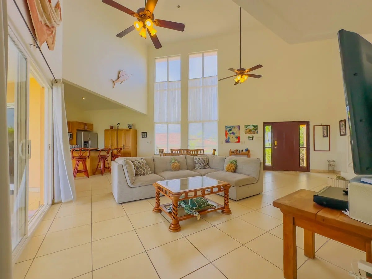 Ocean View Home in Altos del Cacique — photo 10 of 19