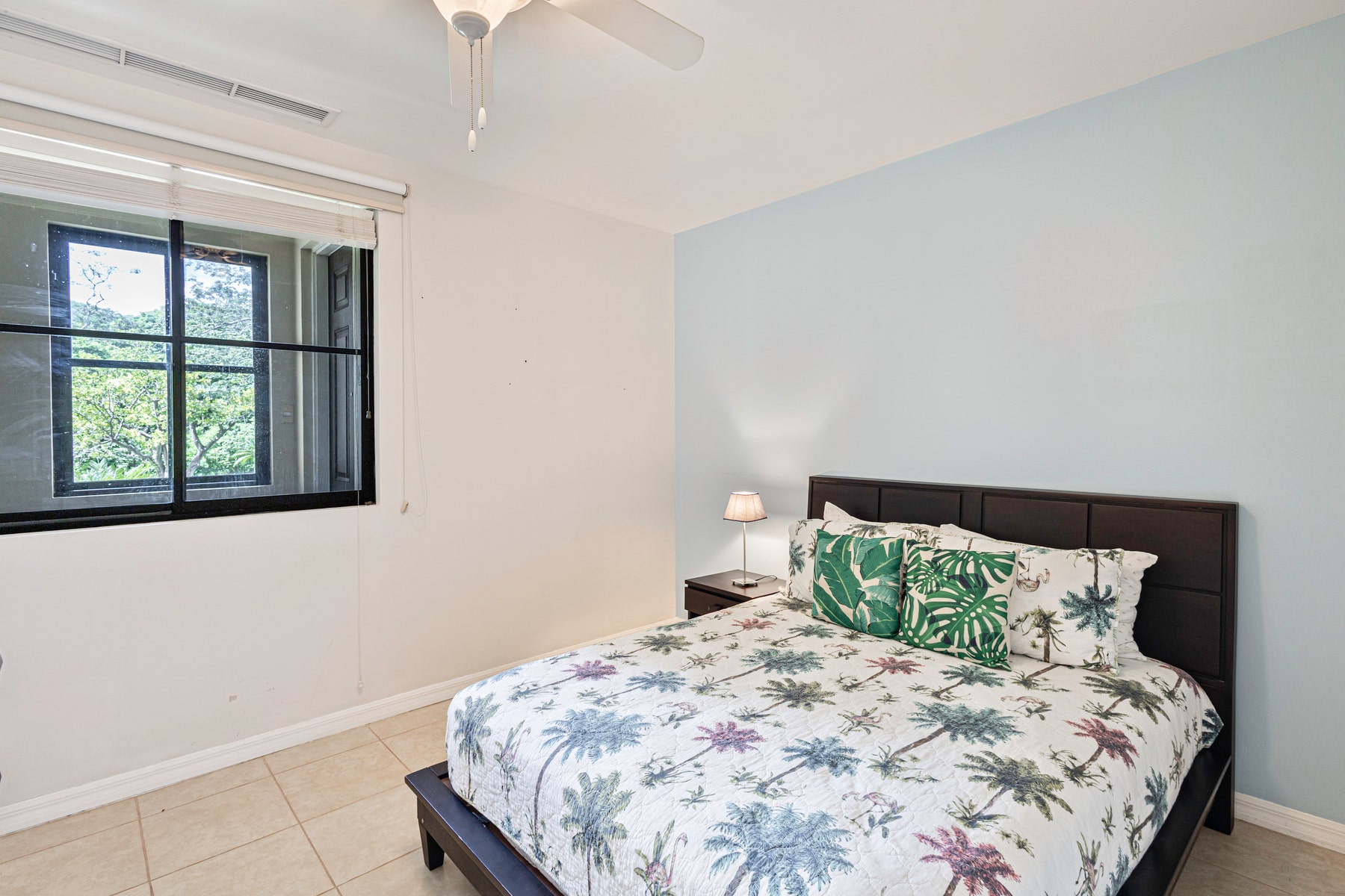 Close to Beach Luxury Two Bedroom Condo — photo 9 of 19