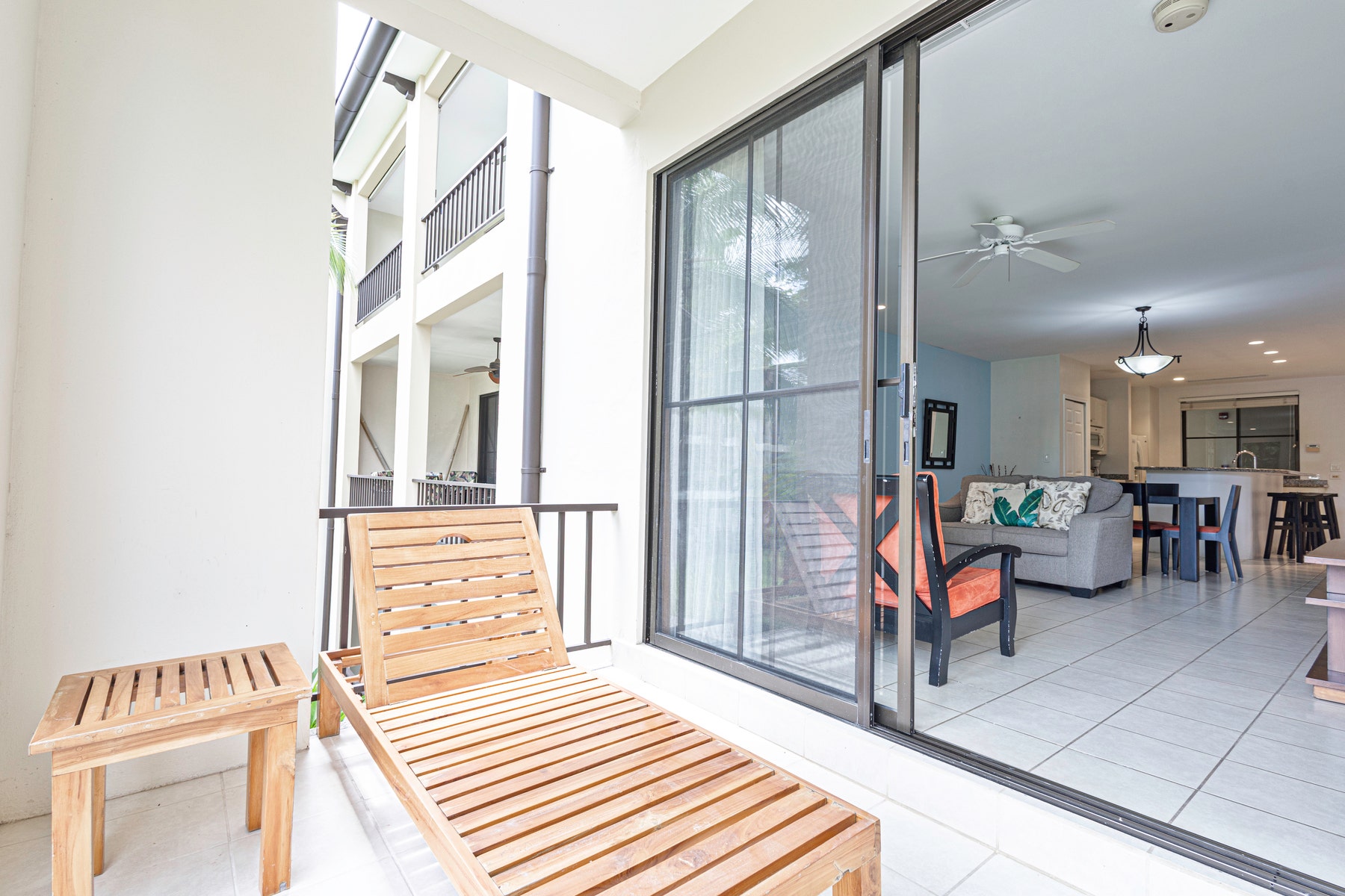 Close to Beach Luxury Two Bedroom Condo — photo 16 of 19