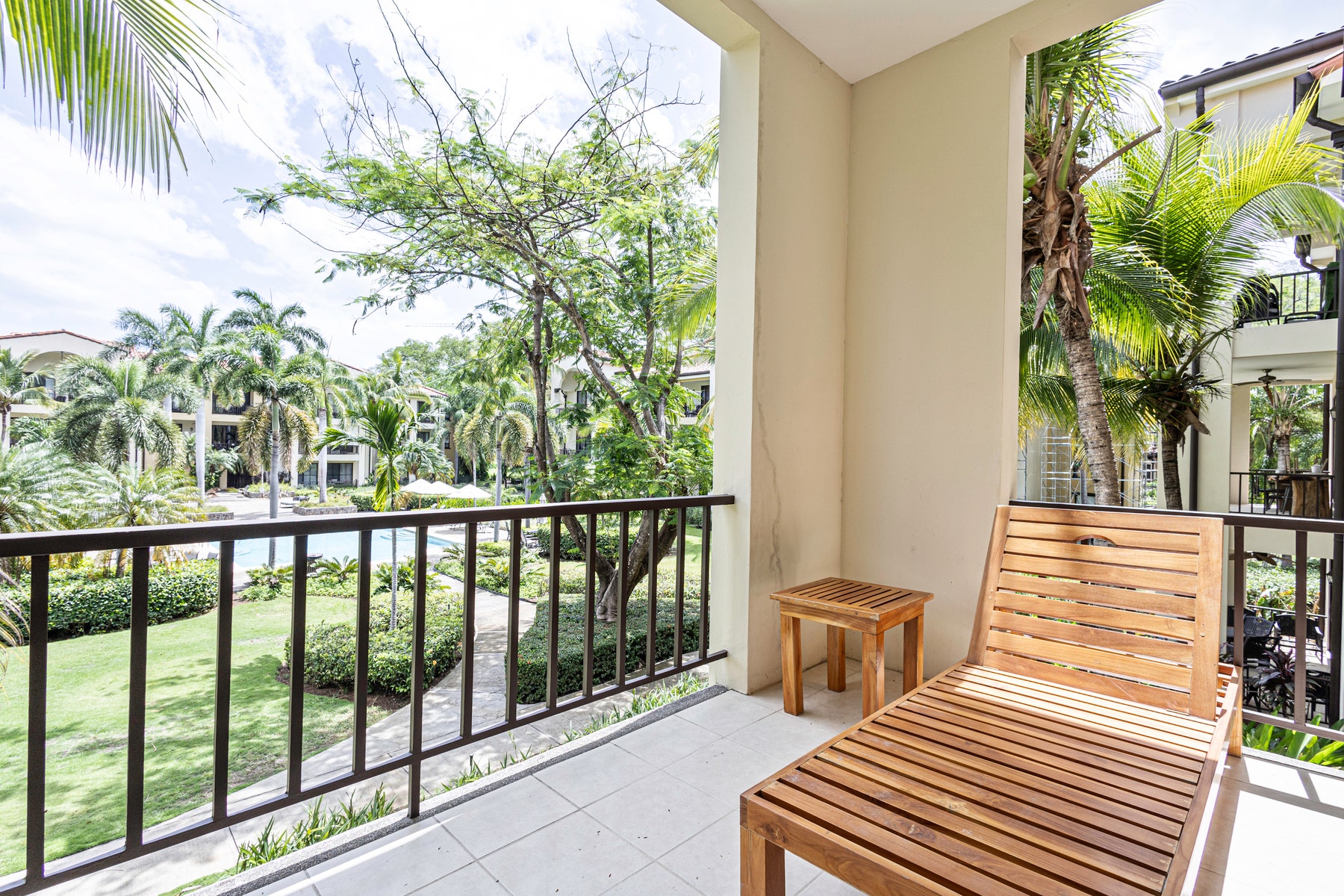 Close to Beach Luxury Two Bedroom Condo — photo 17 of 19