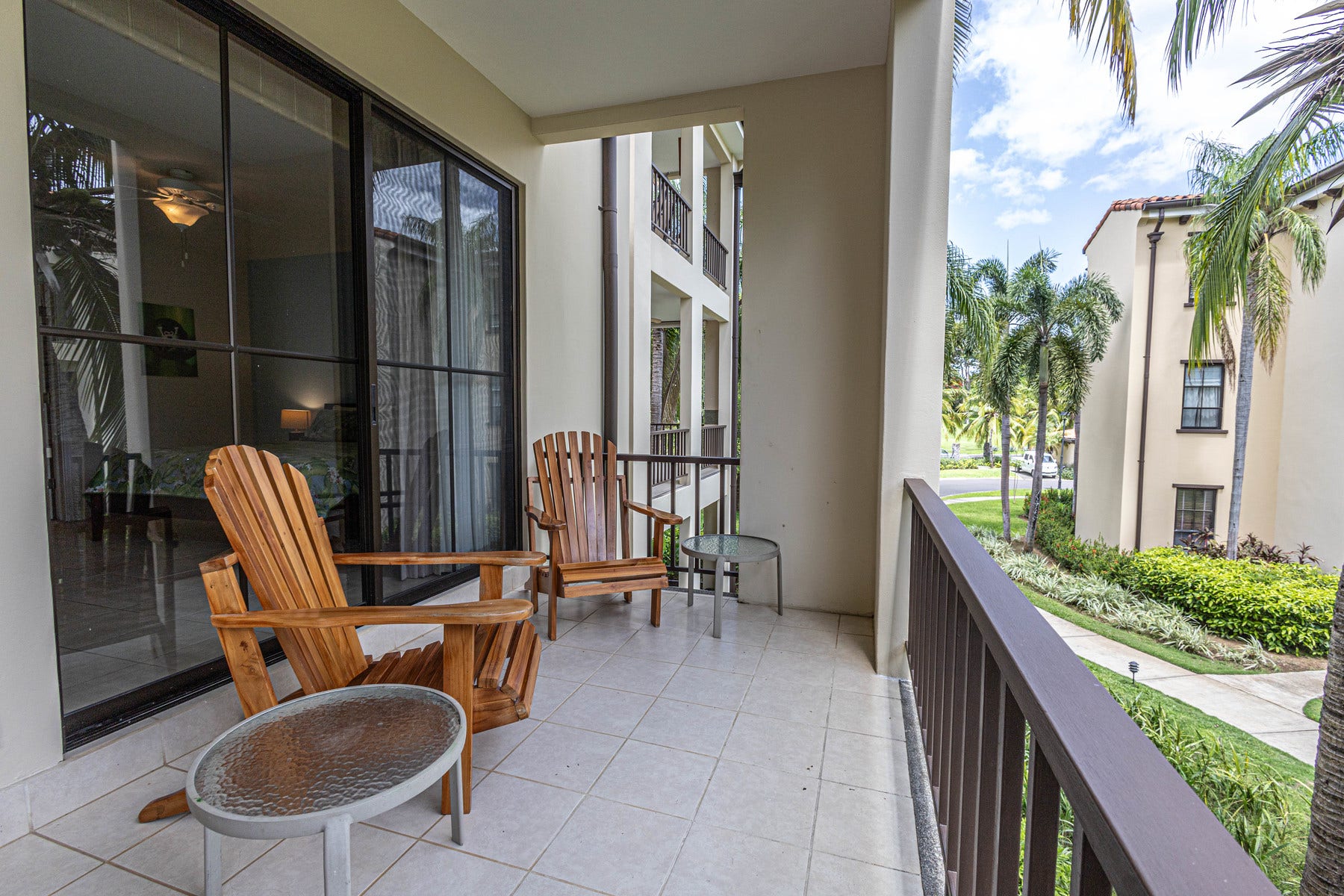 Close to Beach Luxury Two Bedroom Condo — photo 18 of 19