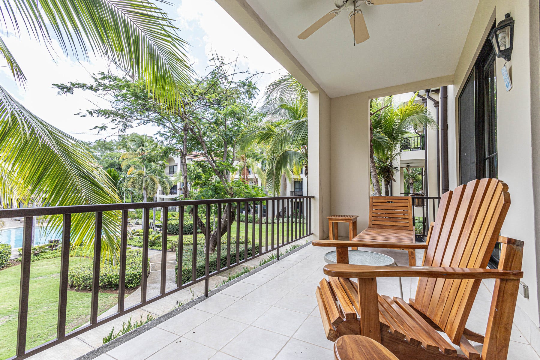 Close to Beach Luxury Two Bedroom Condo — photo 19 of 19