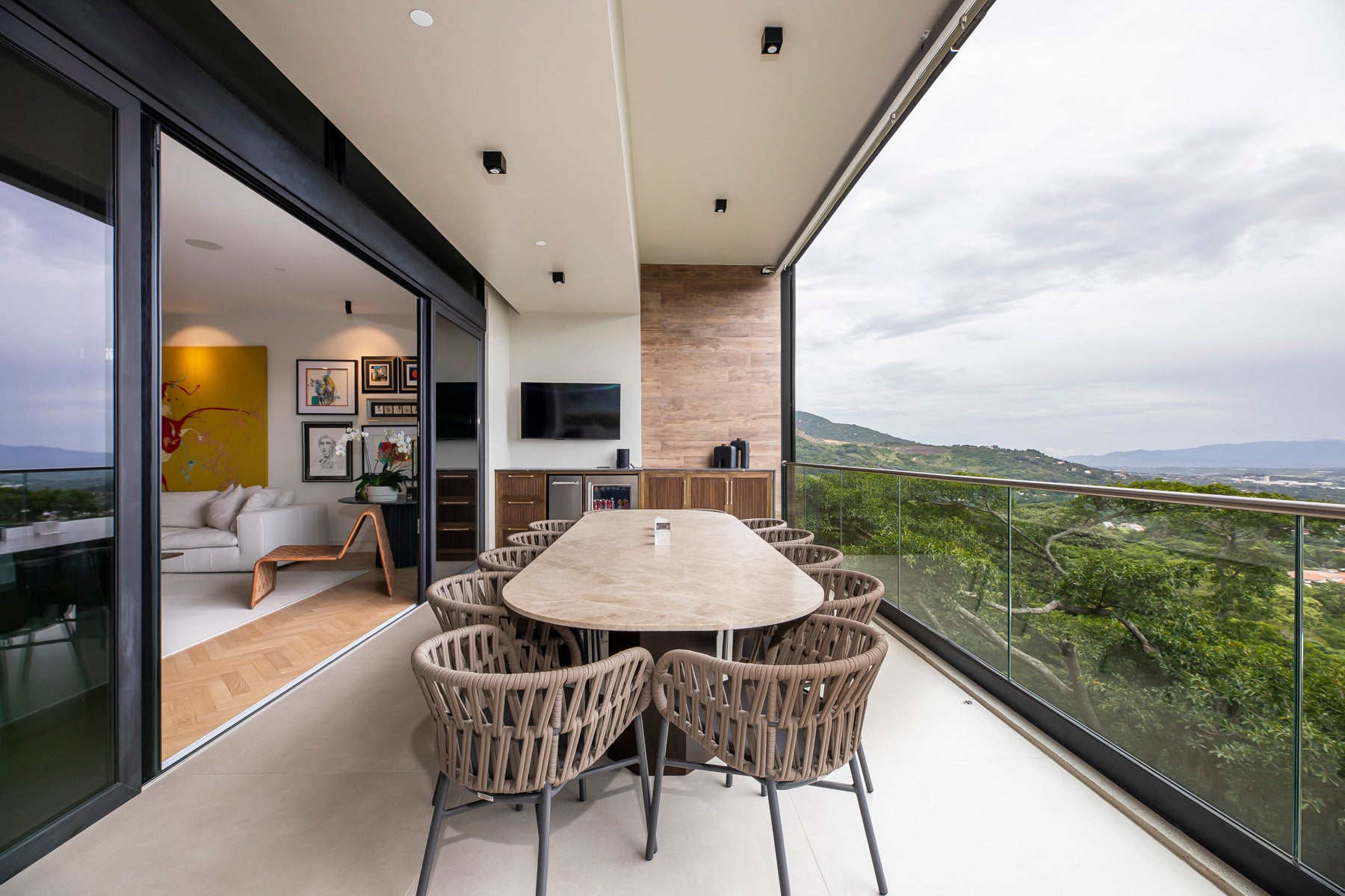 Luxury Panoramic Residence Altura Solaris — photo 6 of 19
