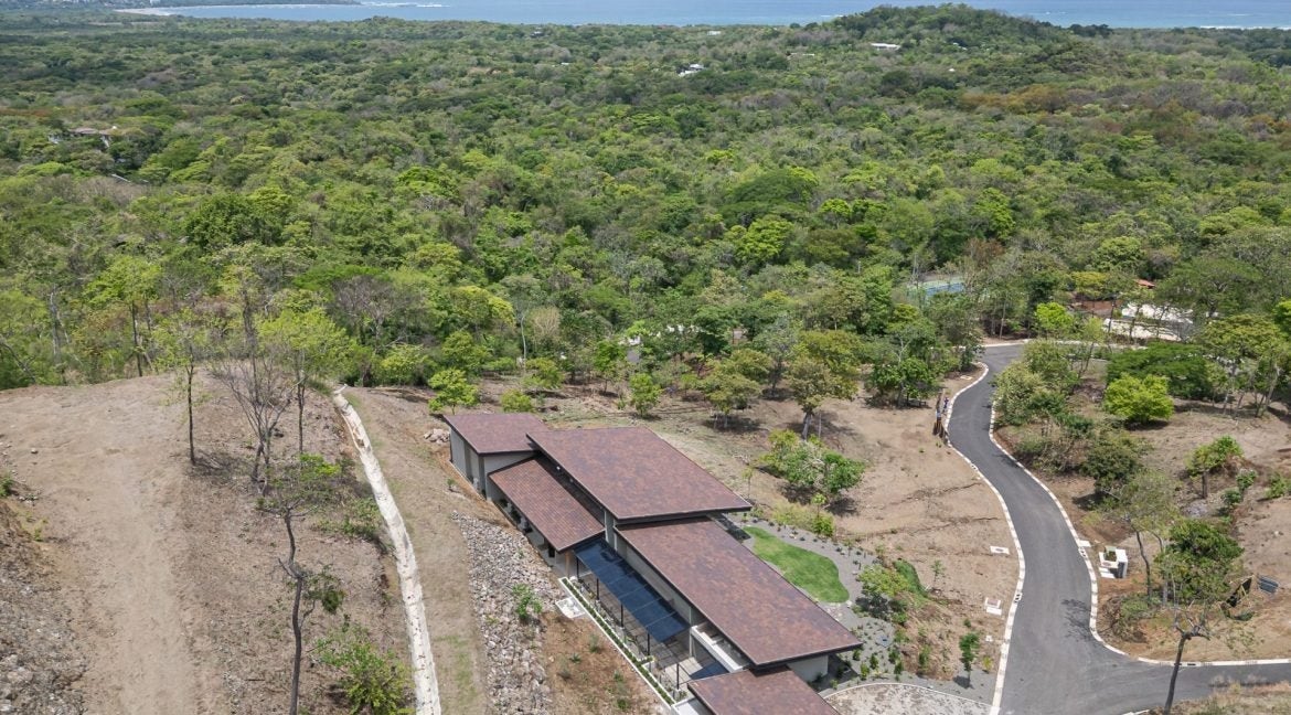Modern Ocean View Luxury Villa — photo 2 of 19