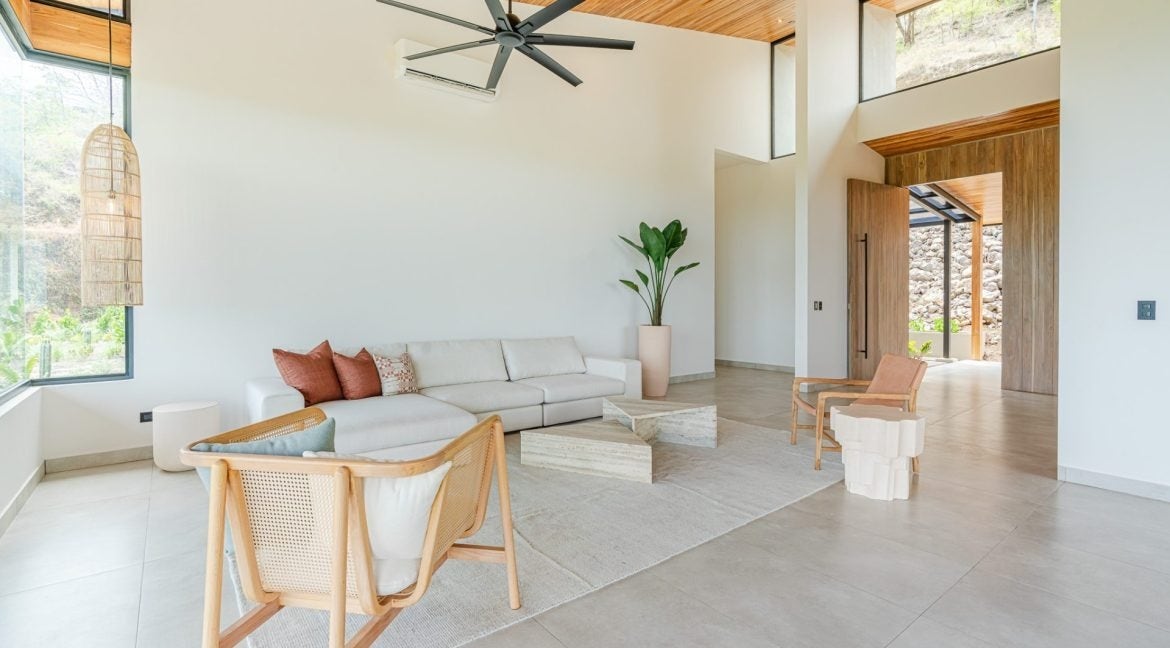 Modern Ocean View Luxury Villa — photo 11 of 19