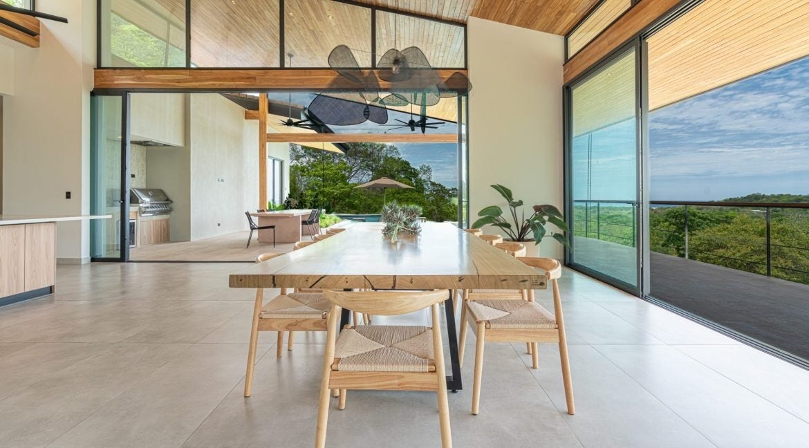 Modern Ocean View Luxury Villa — photo 18 of 19