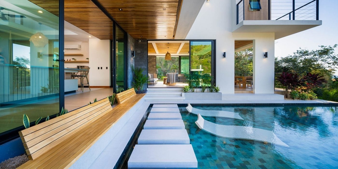 Modern Ocean View Home — photo 7 of 19