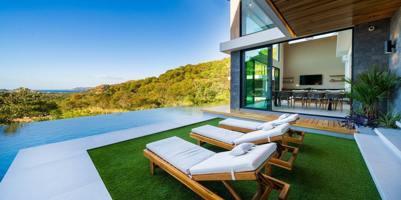 Modern Ocean View Home — photo 8 of 19