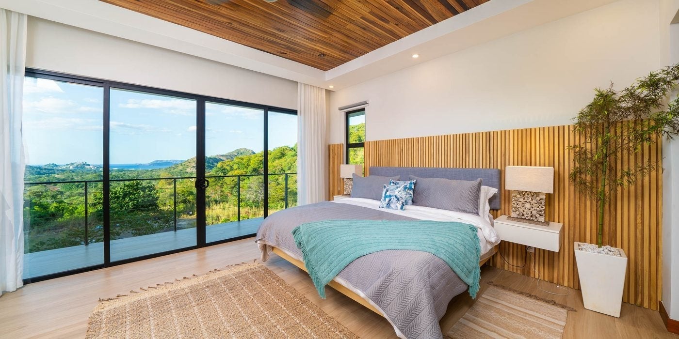 Modern Ocean View Home — photo 17 of 19