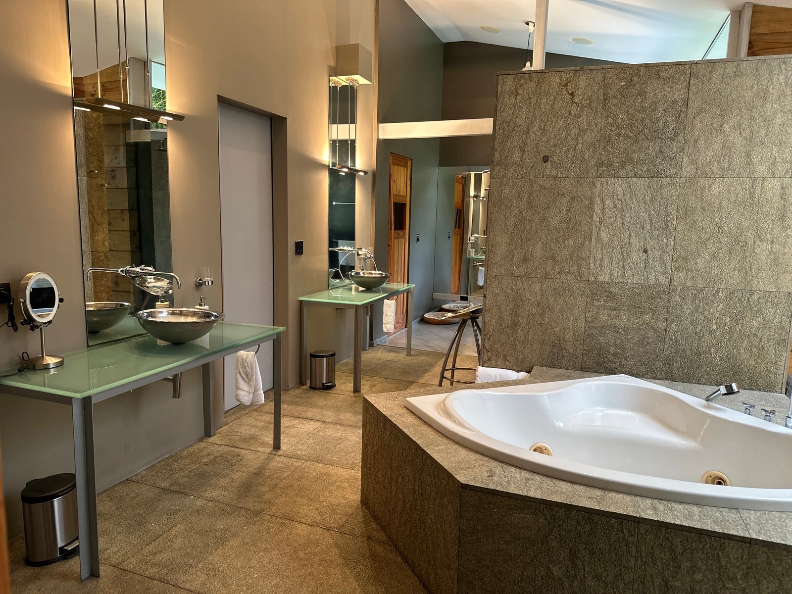 Single Level Mountain View Estate — photo 17 of 19