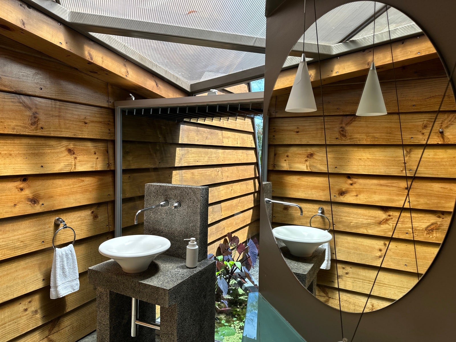 Single Level Mountain View Estate — photo 14 of 19
