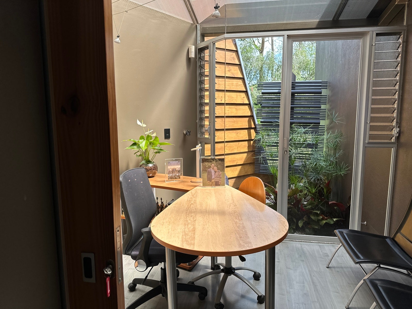Single Level Mountain View Estate — photo 13 of 19