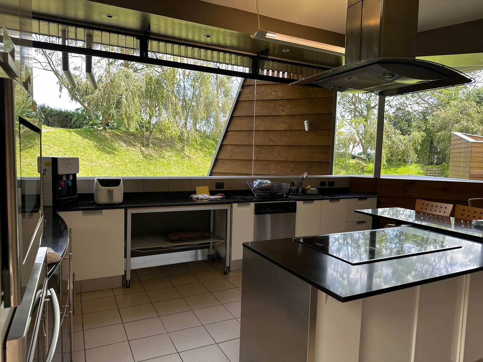 Single Level Mountain View Estate — photo 11 of 19