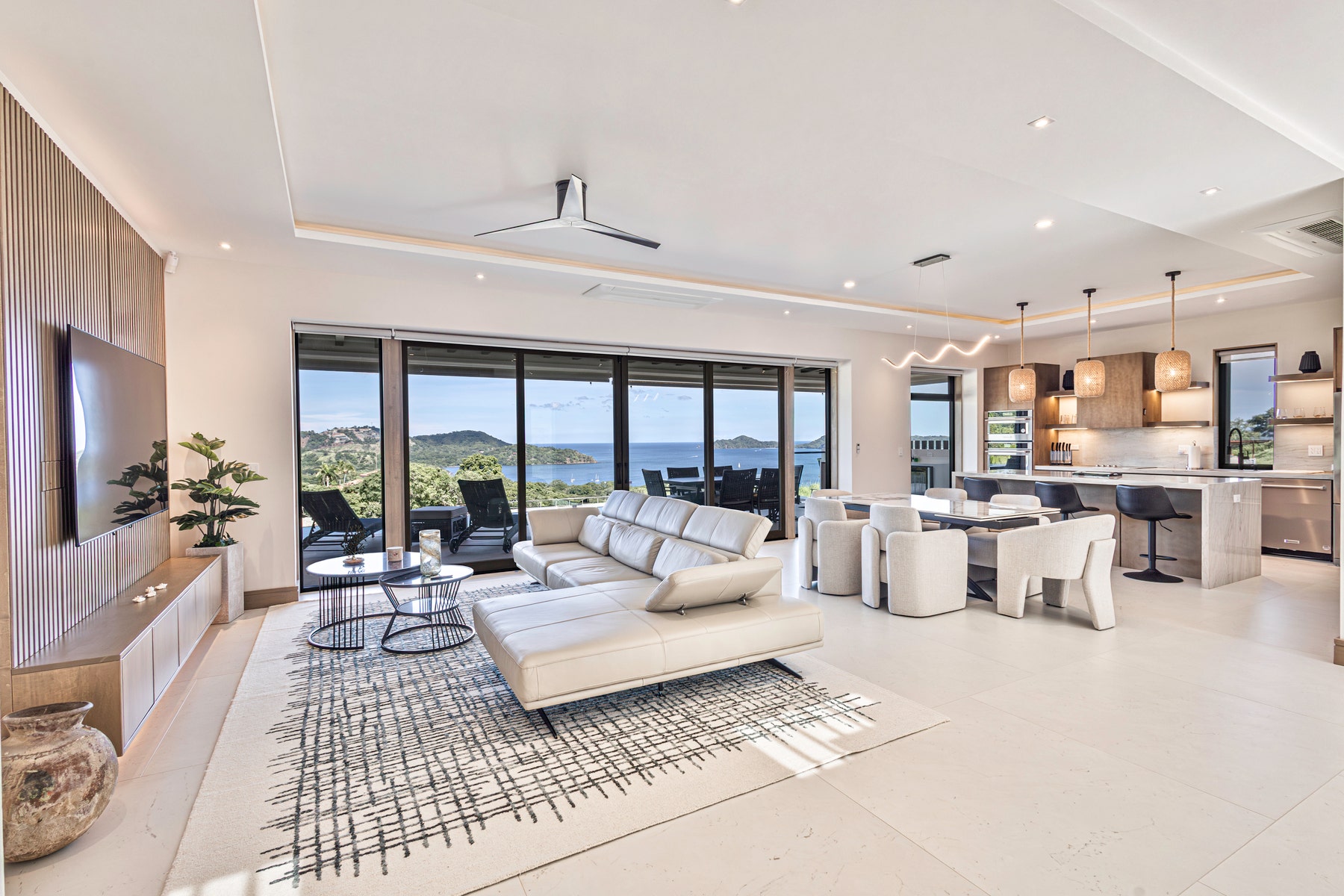 Casa Del Ray: Luxury Ocean View Home — photo 11 of 19
