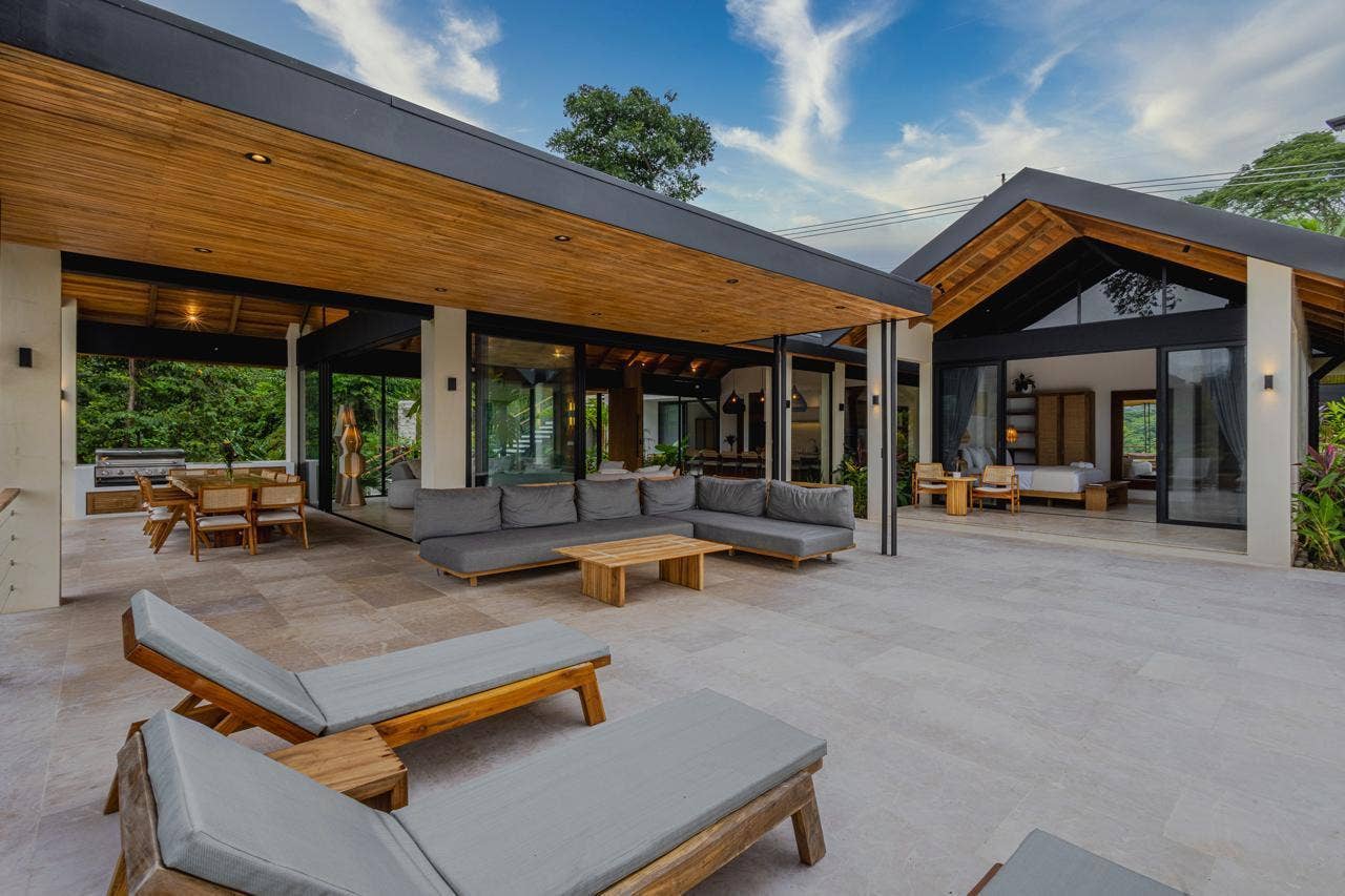 Luxury Sunset Oceanview Villa — photo 13 of 19