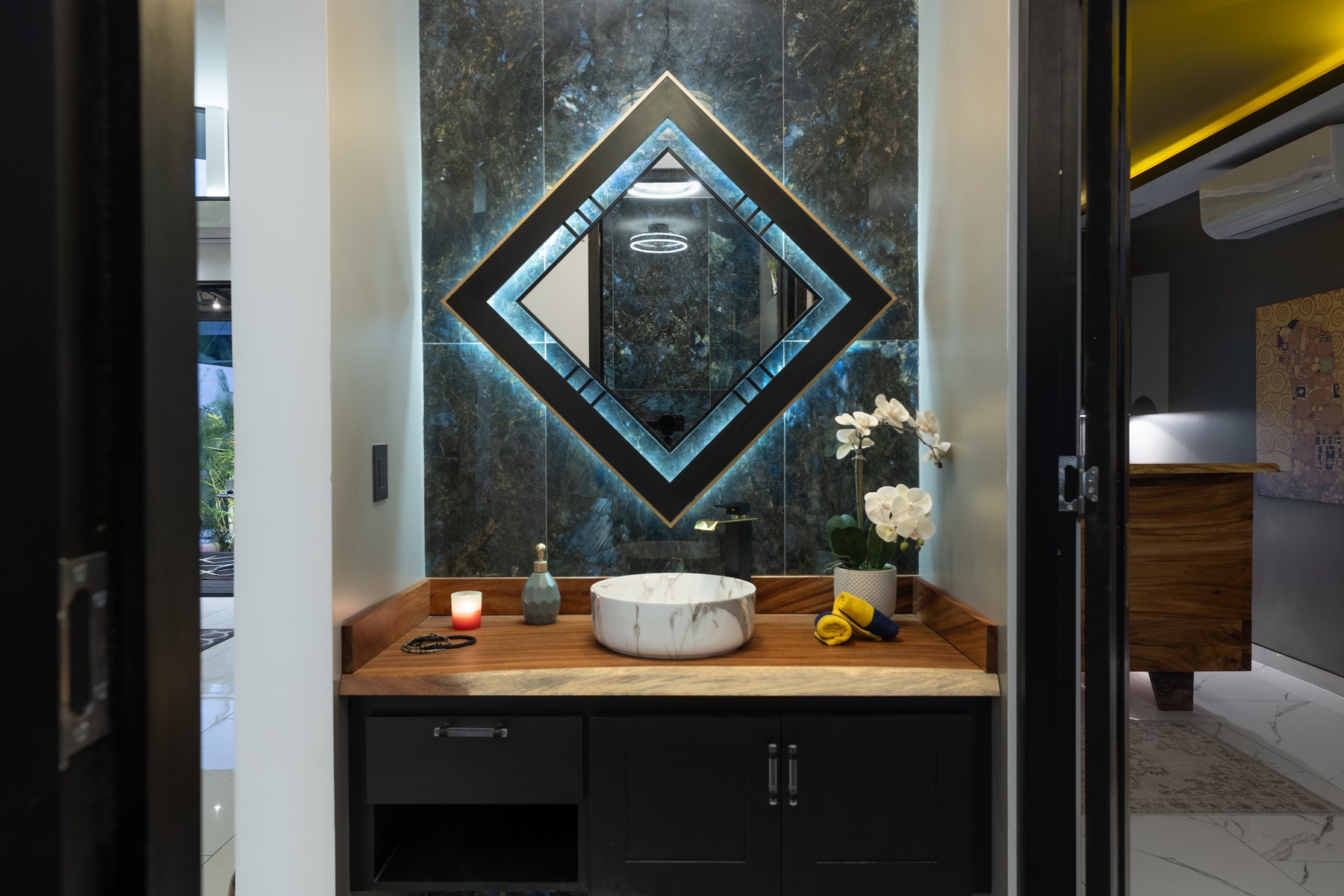 Brand New Turnkey Modern Tropical Villa — photo 9 of 19