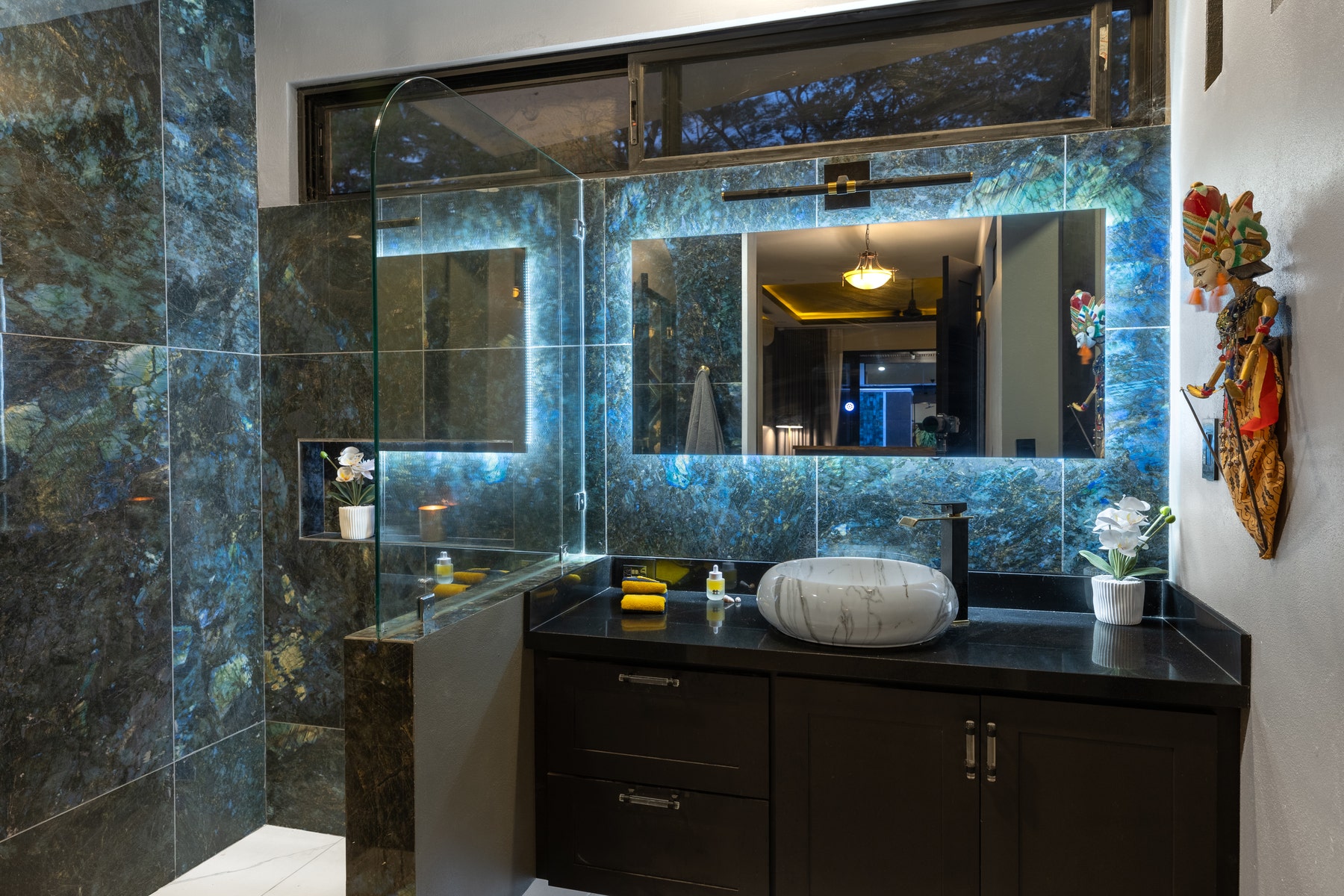 Brand New Turnkey Modern Tropical Villa — photo 11 of 19