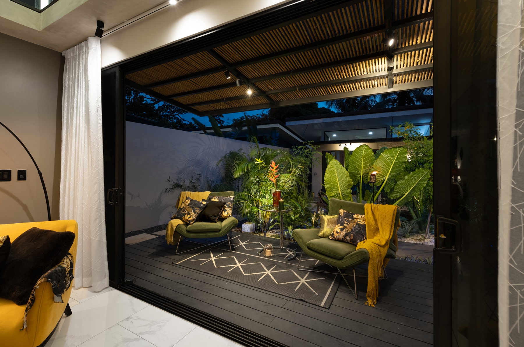 Brand New Turnkey Modern Tropical Villa — photo 7 of 19