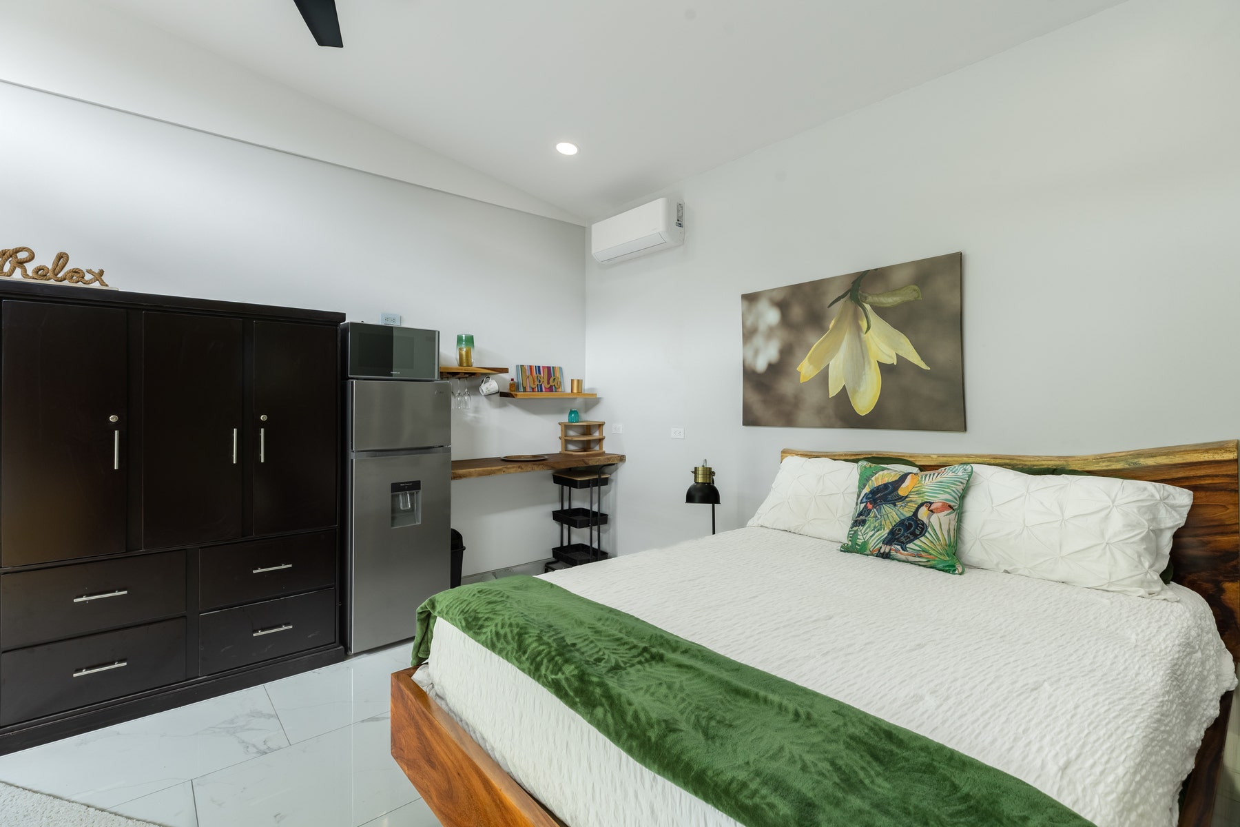 Brand New Turnkey Modern Tropical Villa — photo 18 of 19