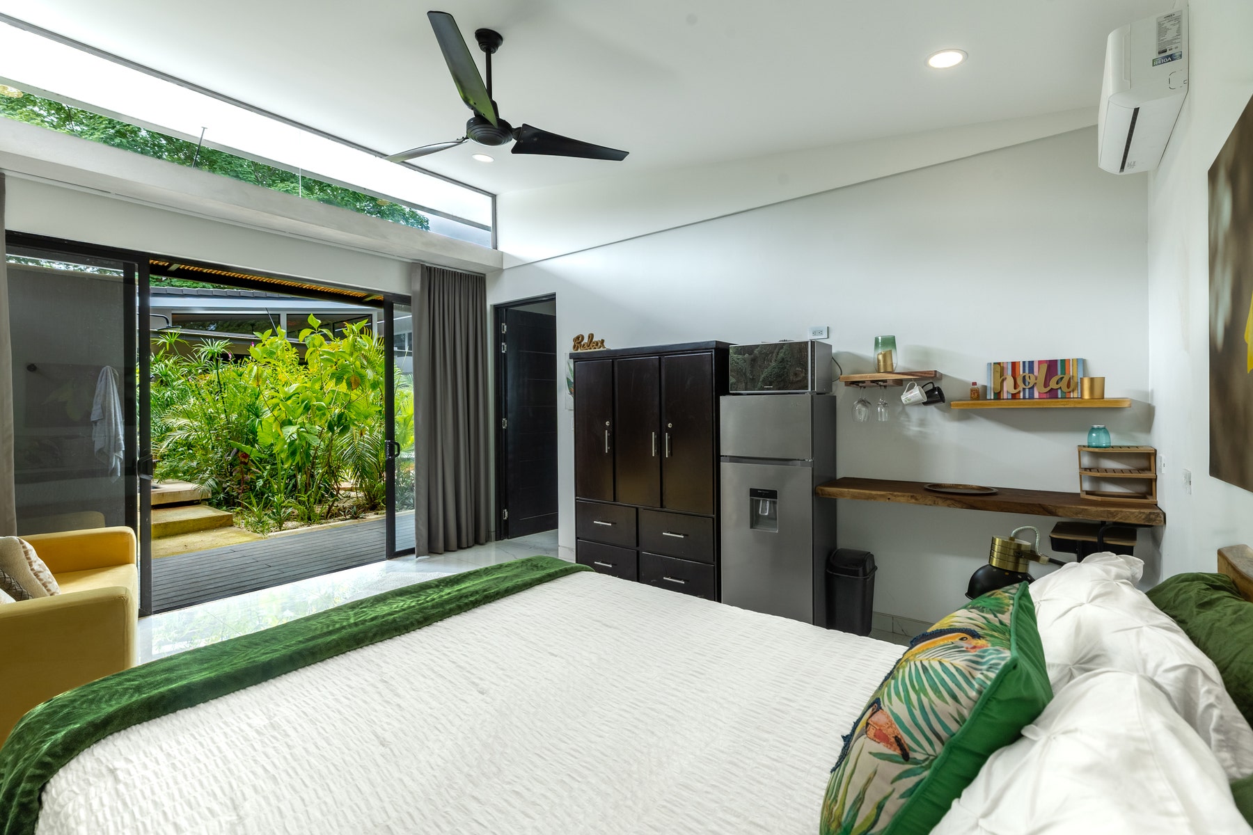 Brand New Turnkey Modern Tropical Villa — photo 19 of 19
