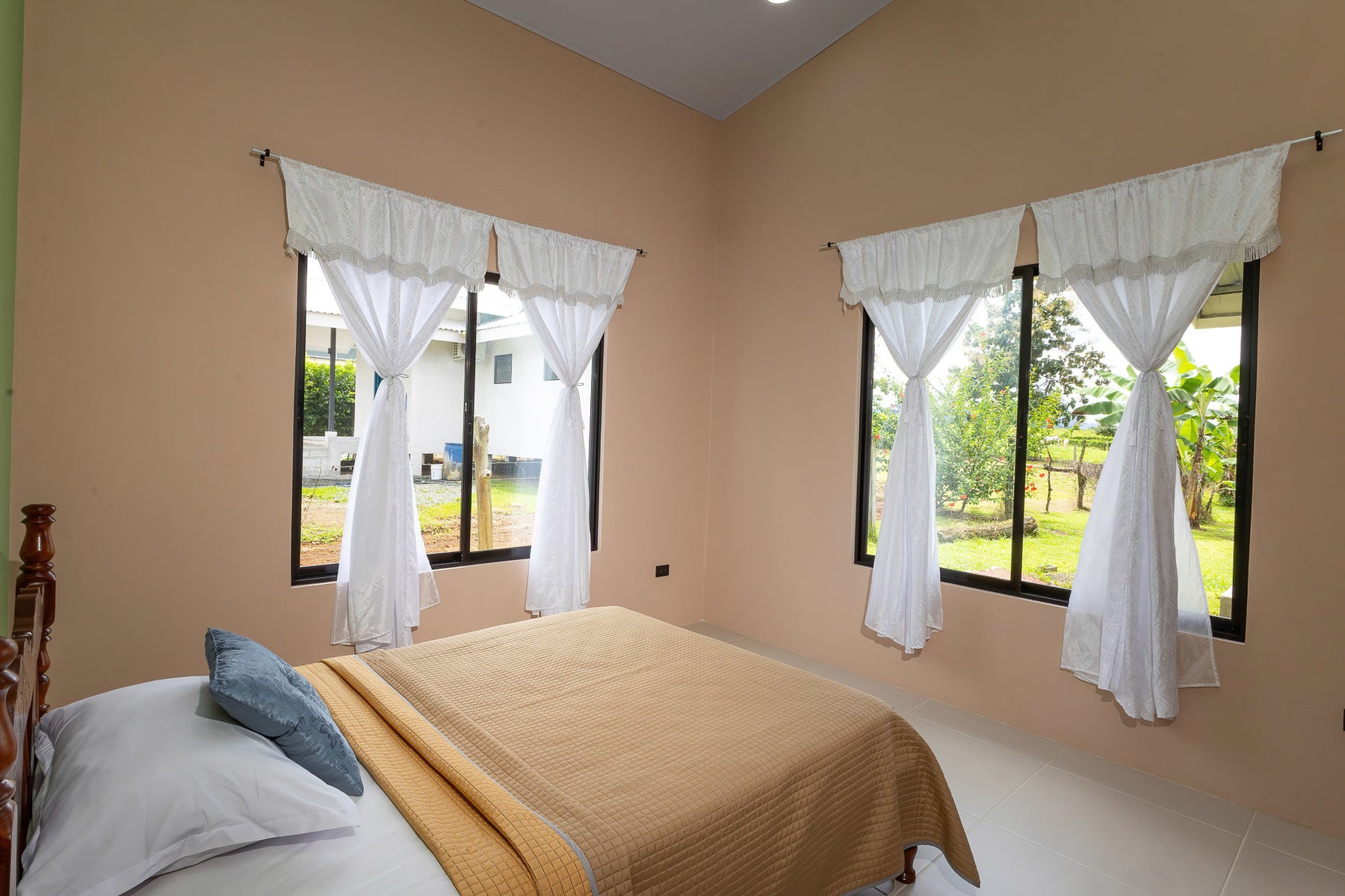 Countryside Villa — photo 16 of 19