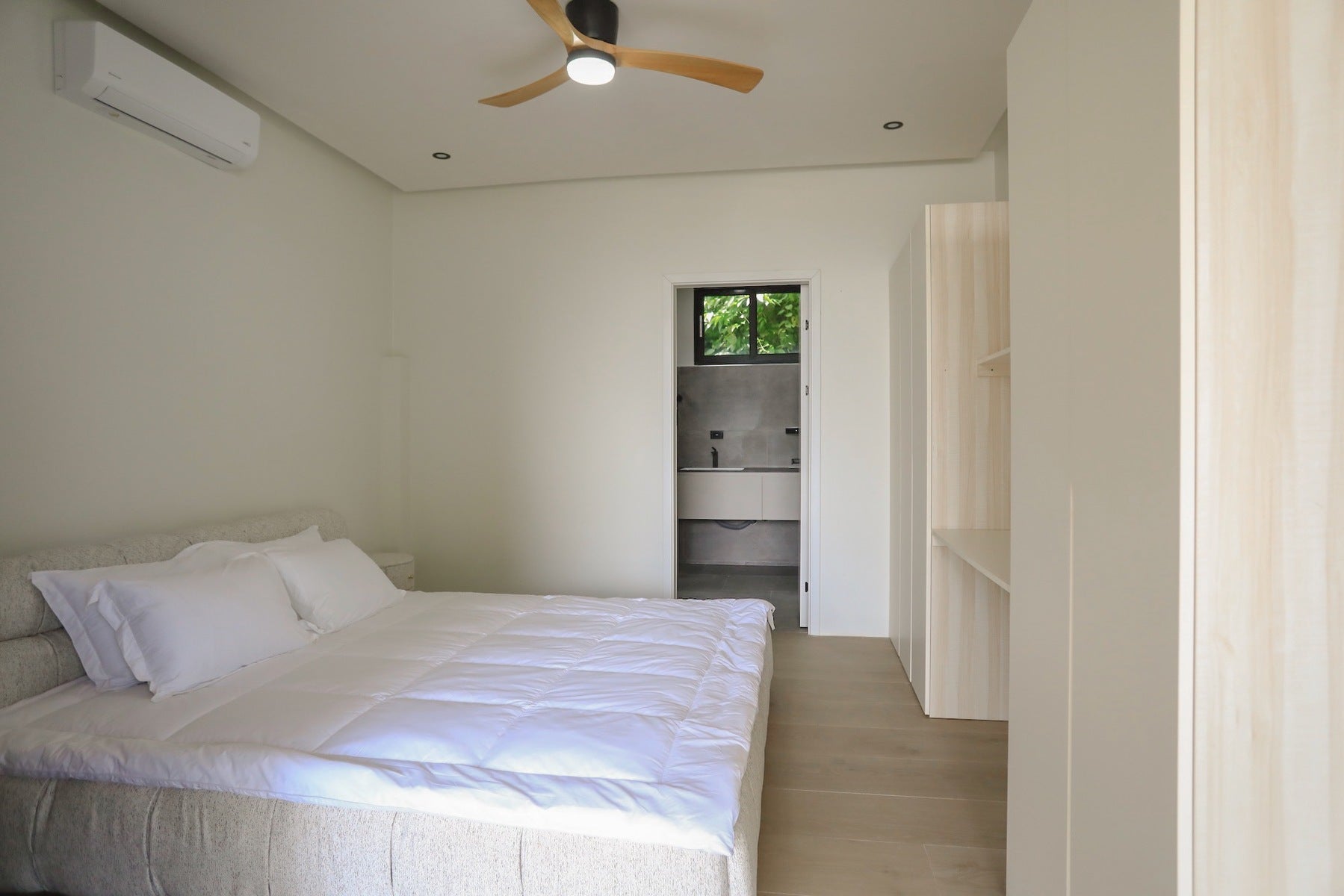 Modern Ocean-View Multi Purpose Home with Pool in Santa Teresa — photo 5 of 19