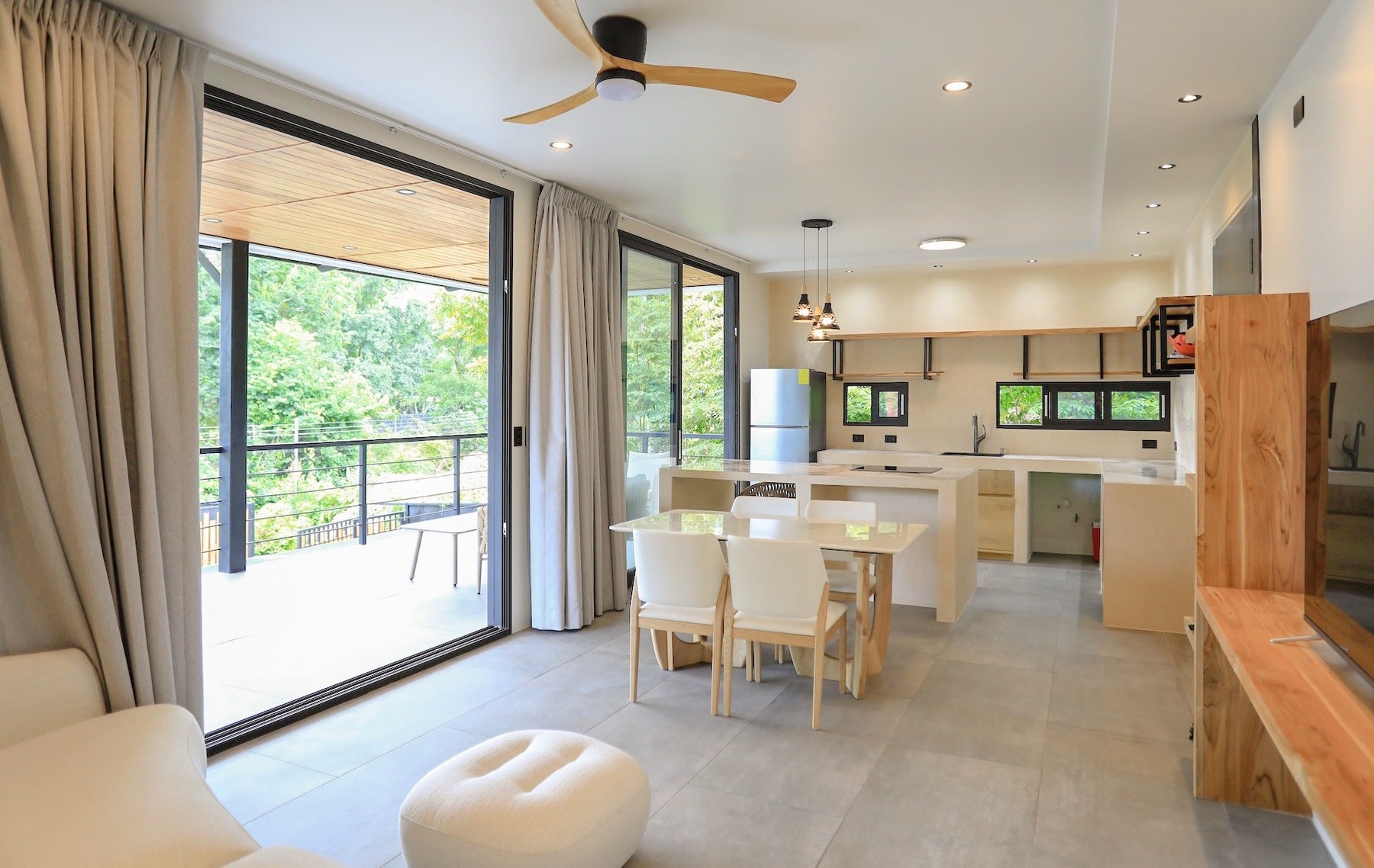 Modern Ocean-View Multi Purpose Home with Pool in Santa Teresa — photo 3 of 19