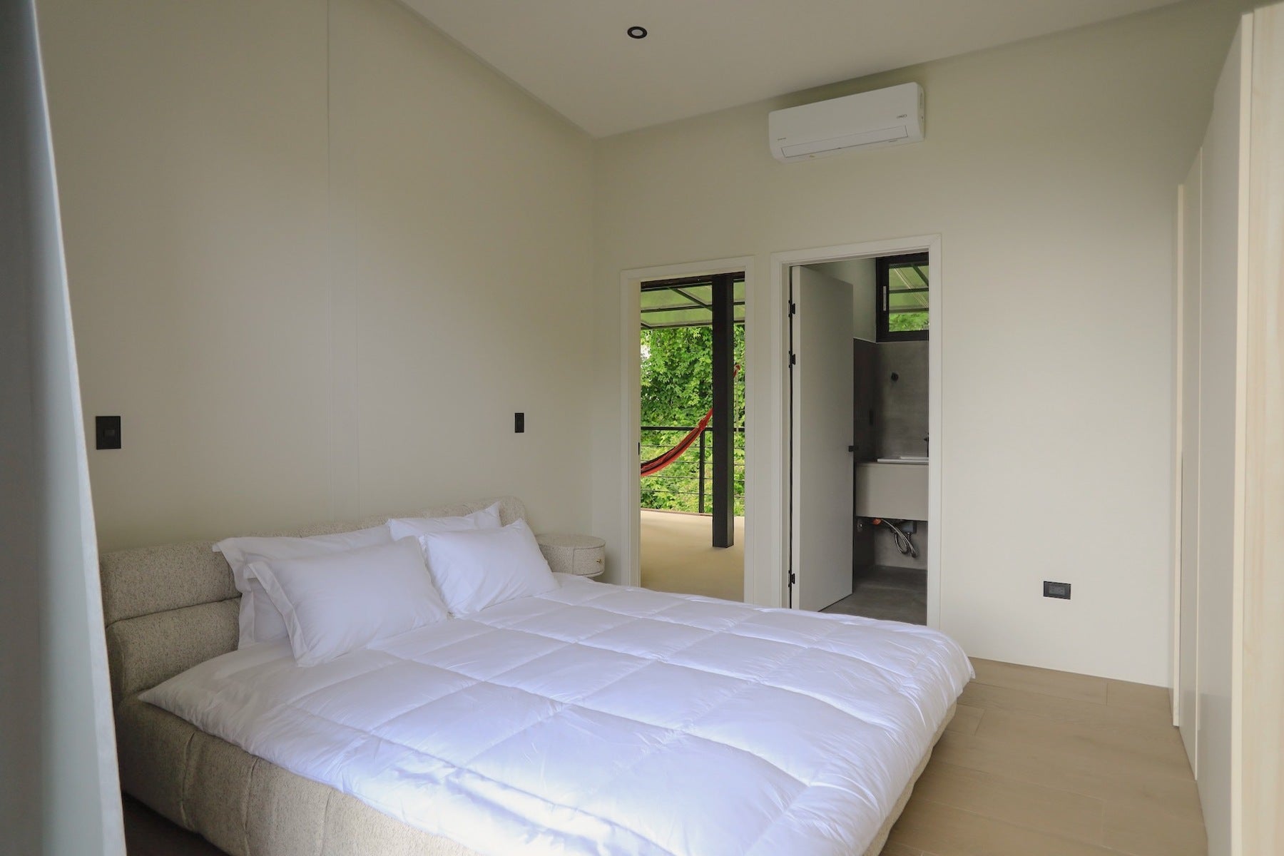 Modern Ocean-View Multi Purpose Home with Pool in Santa Teresa — photo 10 of 19
