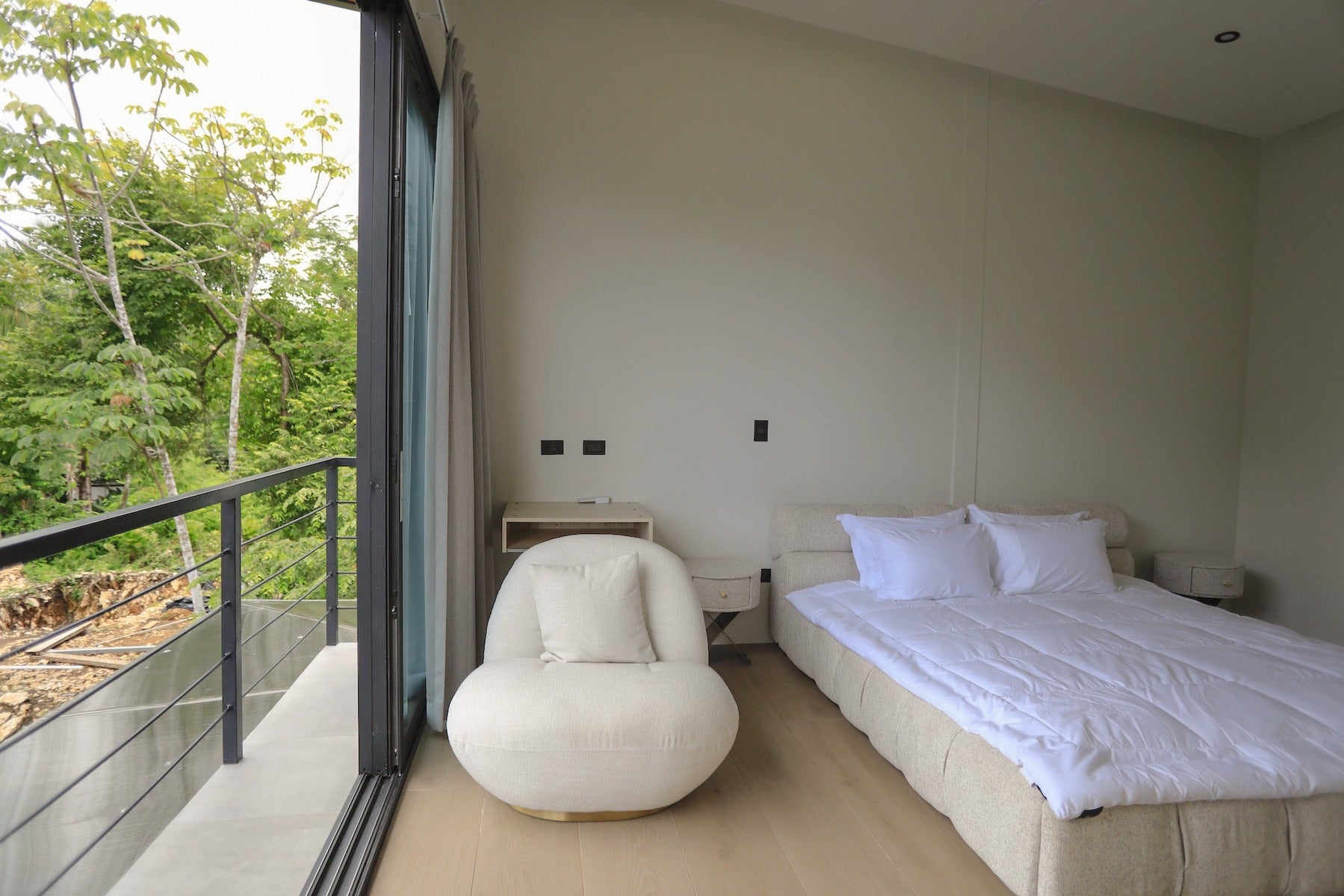 Modern Ocean-View Multi Purpose Home with Pool in Santa Teresa — photo 16 of 19