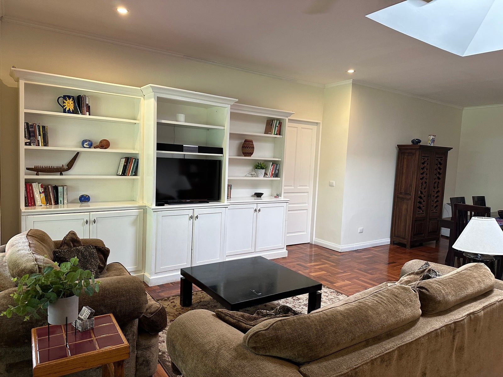 Single level home — photo 7 of 19